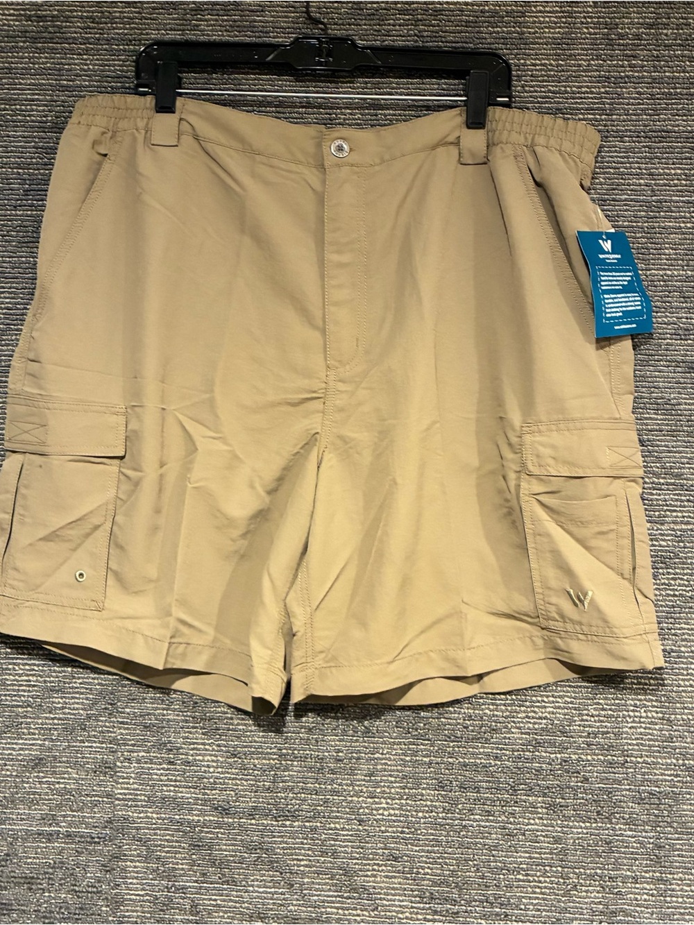 White Sierra Men’s Tan Cargo Shorts
